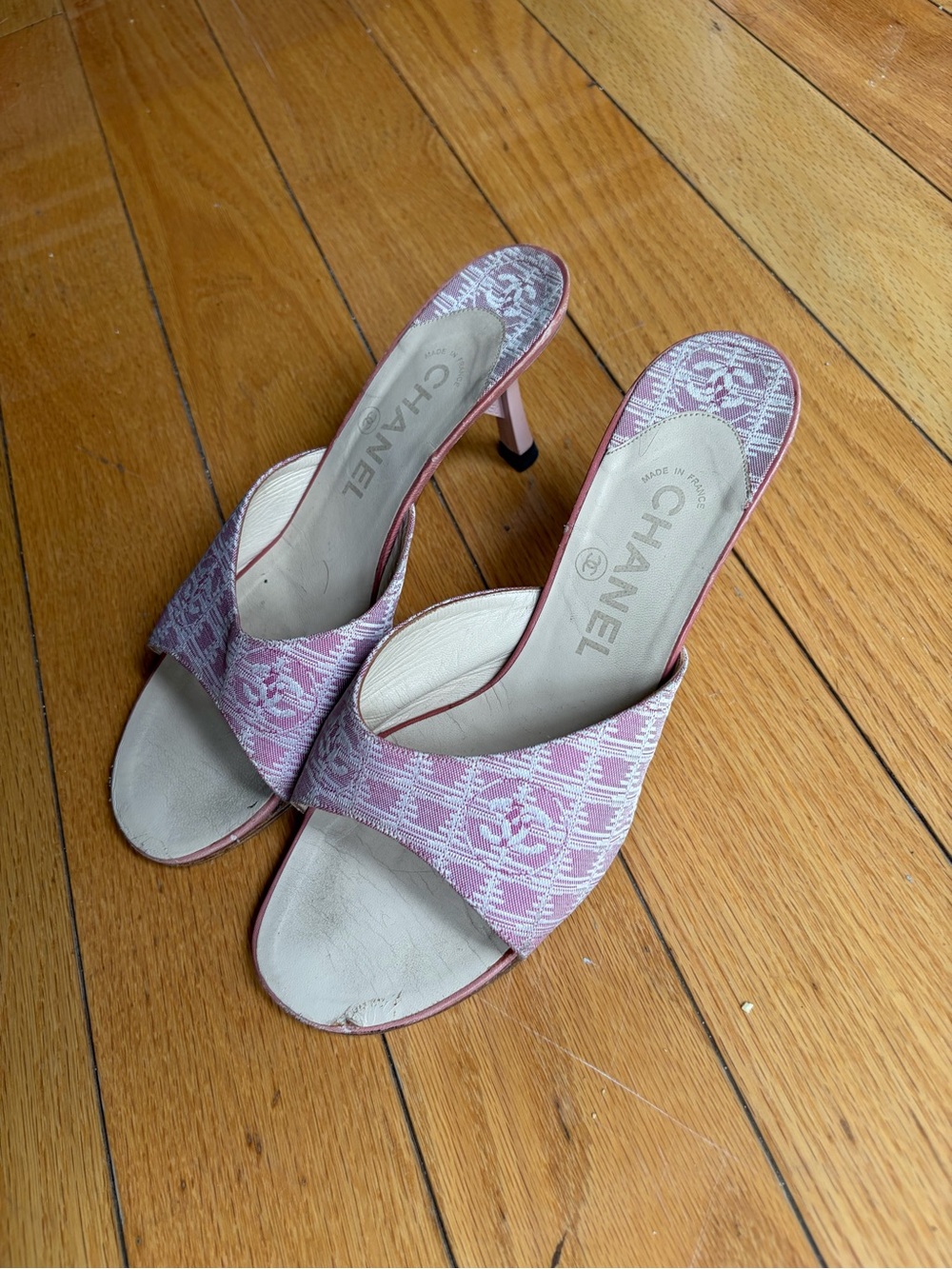 CHANEL Pink Jacquard Pink Open-Toe Mules